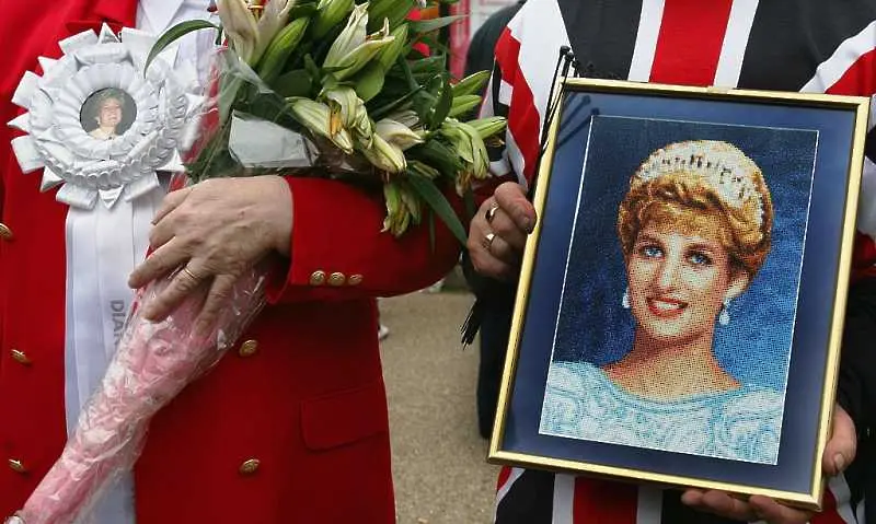 Синовете на принцеса Даяна издигат нейна статуя 20 години след смъртта й