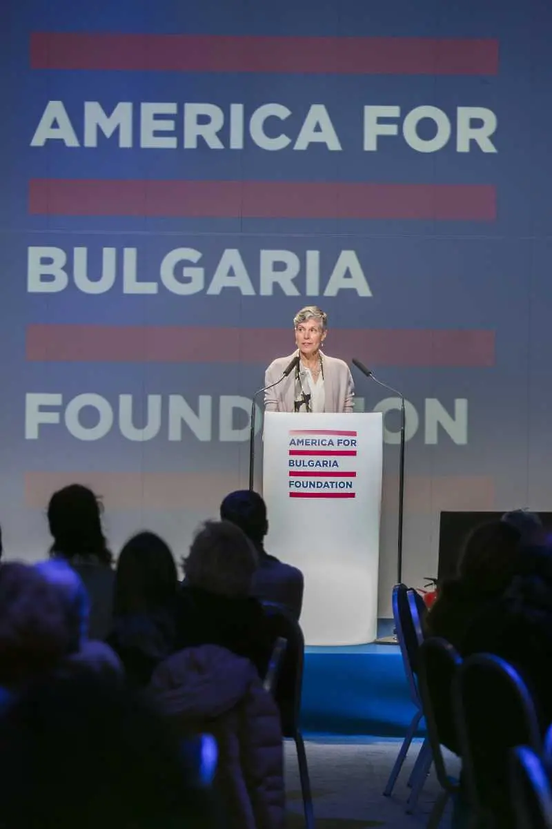 „Америка за България” с нова идентичност