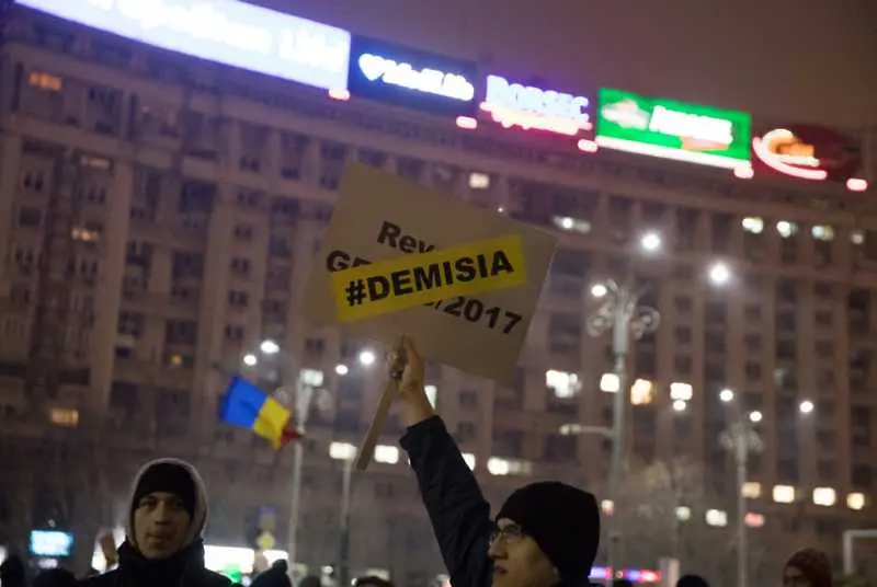 Румъния ще прави референдум за борбата с корупцията