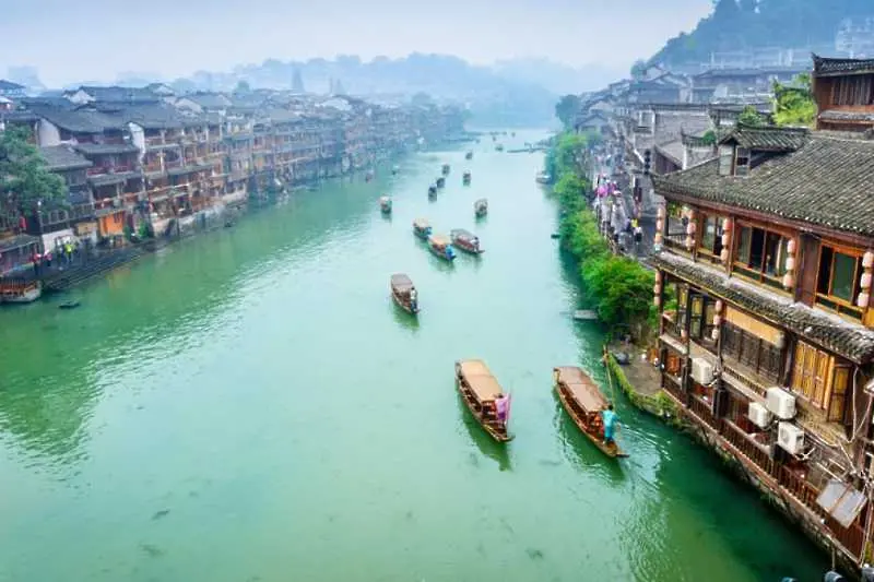 9 от най-красивите градчета в Китай
