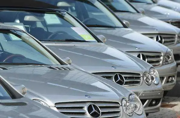 Daimler се готви да отзове около 1 млн. мерцедеси