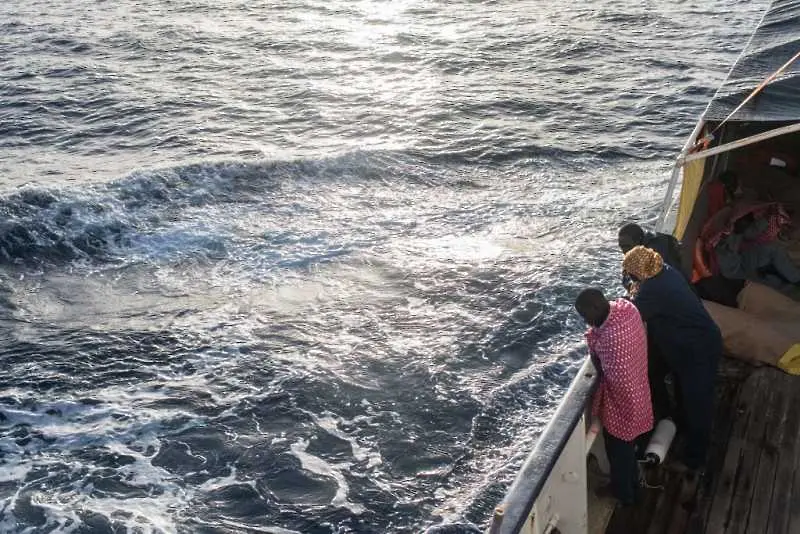 Близо 3000 мигранти спасени край бреговете на Либия