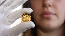 Пуснаха в обращение златна монета от 100 лв.