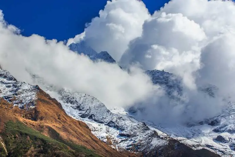Българка загина при снежна буря в Хималаите
