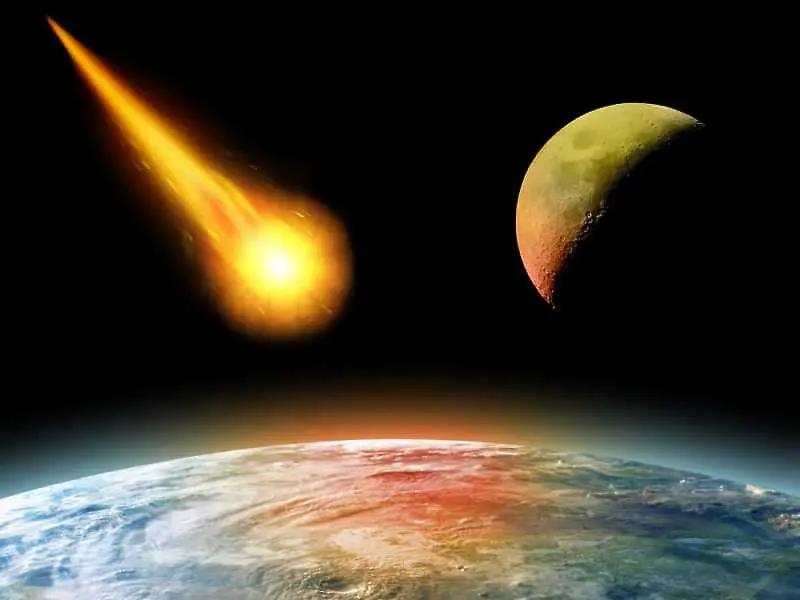 Гигантска комета доближава максимално Земята през април