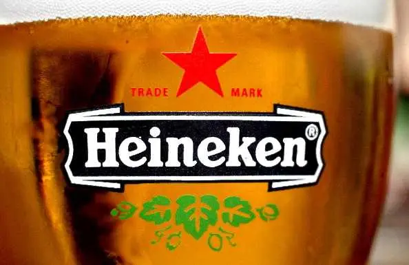 Унгария може да забрани логото на Хайнекен заради червената звезда