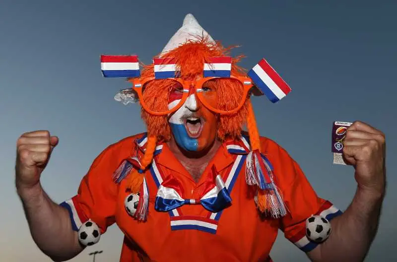 Феновете на Холандия ще правят шествие в София преди мача