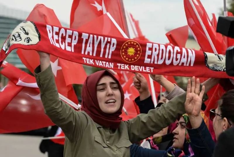 Експерт: Има рискове и за България от референдума в Турция