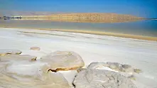 Какво витае във въздуха край Мъртво море?