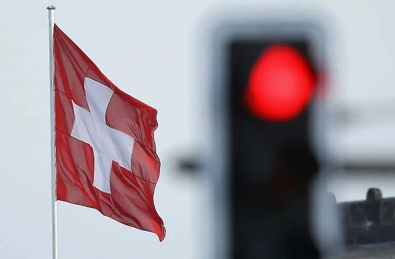 Швейцария наложи ограничения за работа на българи и румънци