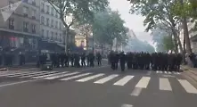 Трима полицаи ранени при стълкновения в Париж