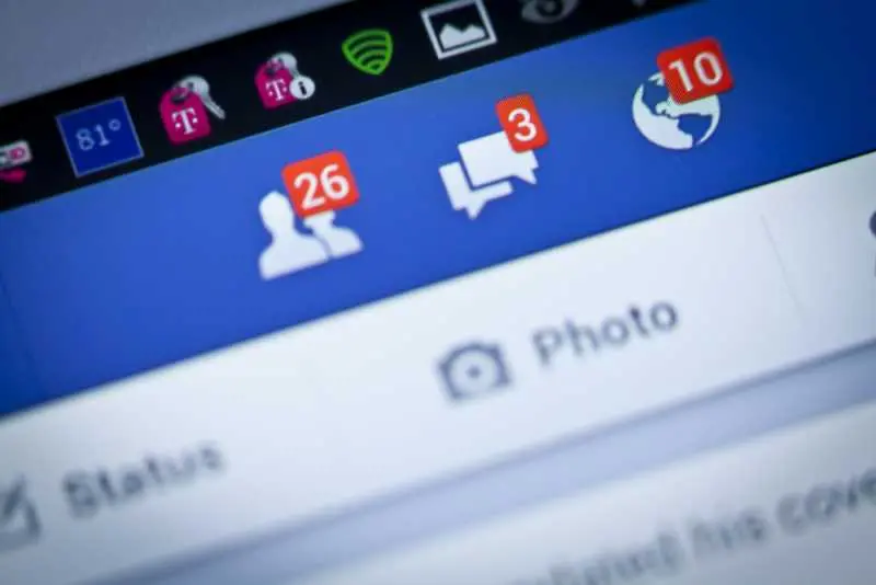ЕК наложи 110 млн. евро глоба на Facebook 