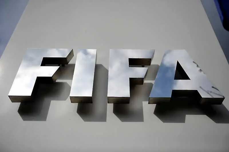 Съветът на ФИФА уволни двамата главни борци срещу корупцията