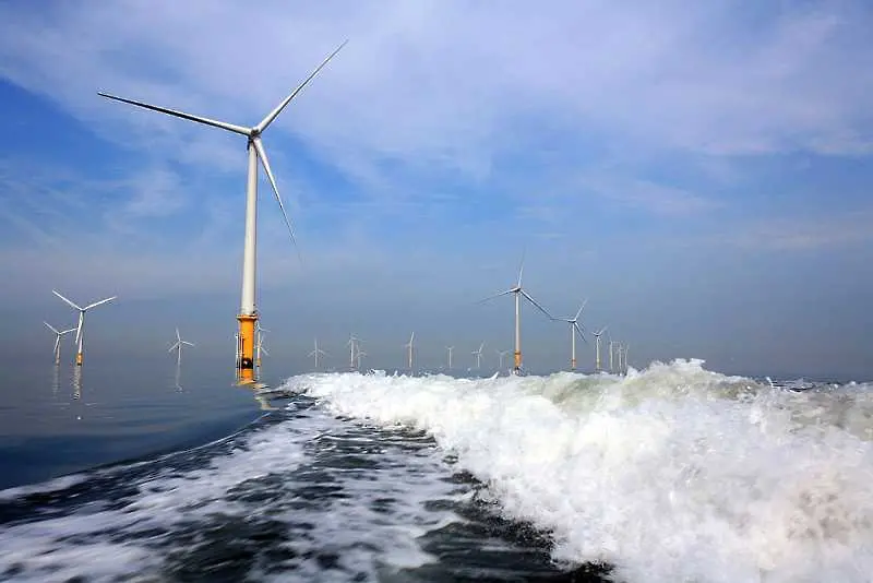 В Холандия беше открит един от най-големите морски вятърни паркове