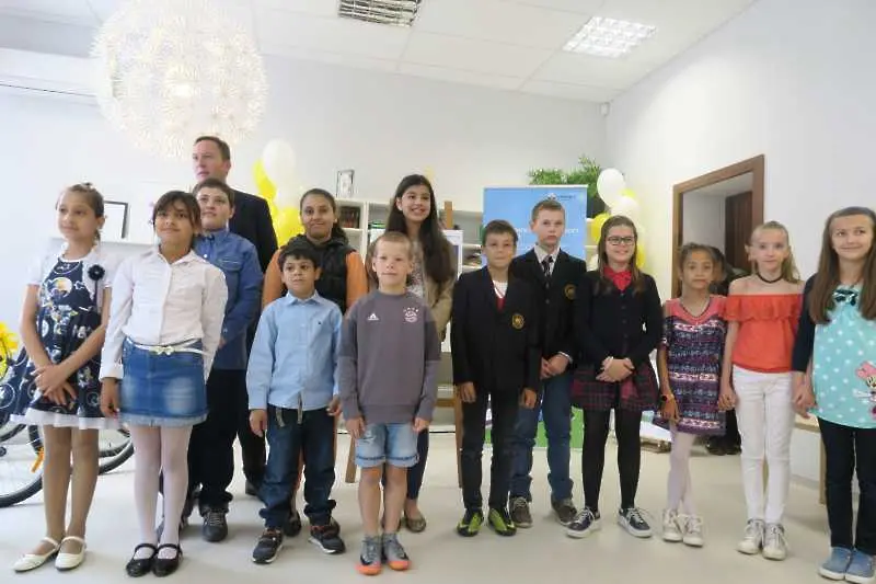 Ученици от 30 училища взеха участие в конкурса на Renault за пътна безопасност
