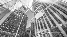 Нов рекорд за Apple – пазарната й капитализация надхвърли $800 млрд.