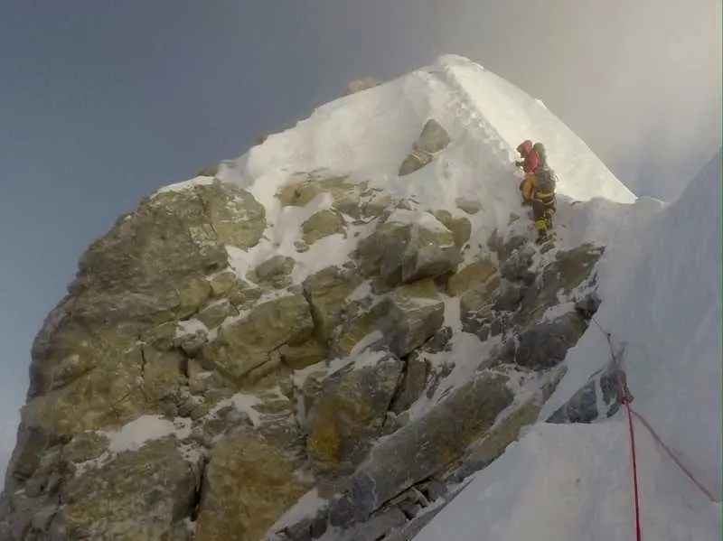 Стъпалото на Хилари под Еверест е рухнало