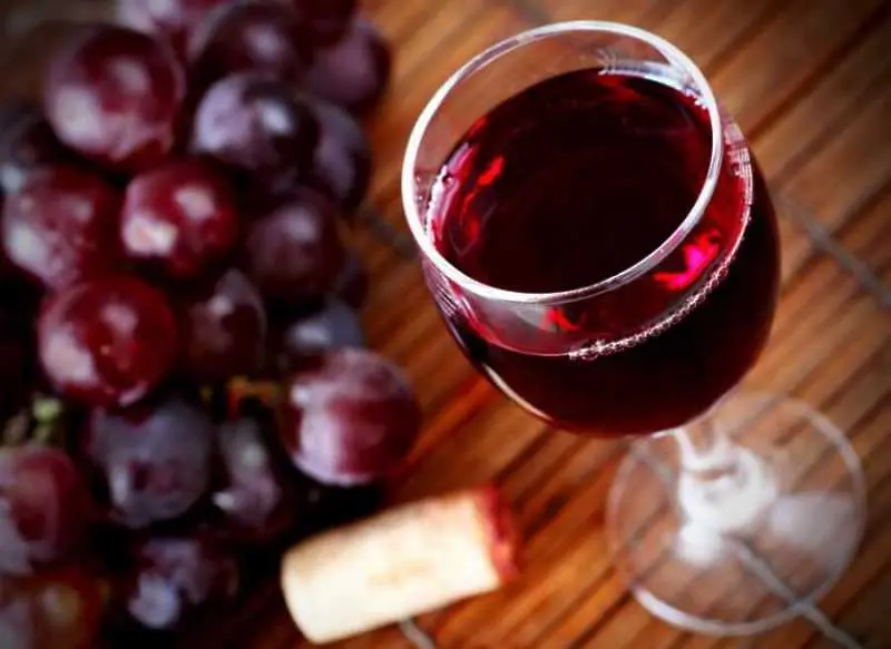 Виното измества ракията от трапезата на българина