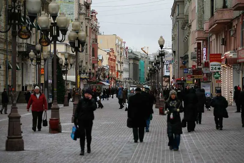 Москва: Милиционери арестуваха дете на 9 г., рецитирало стихове на глас