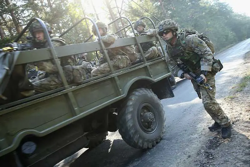 Стотици натовски войници и машини преминават през България