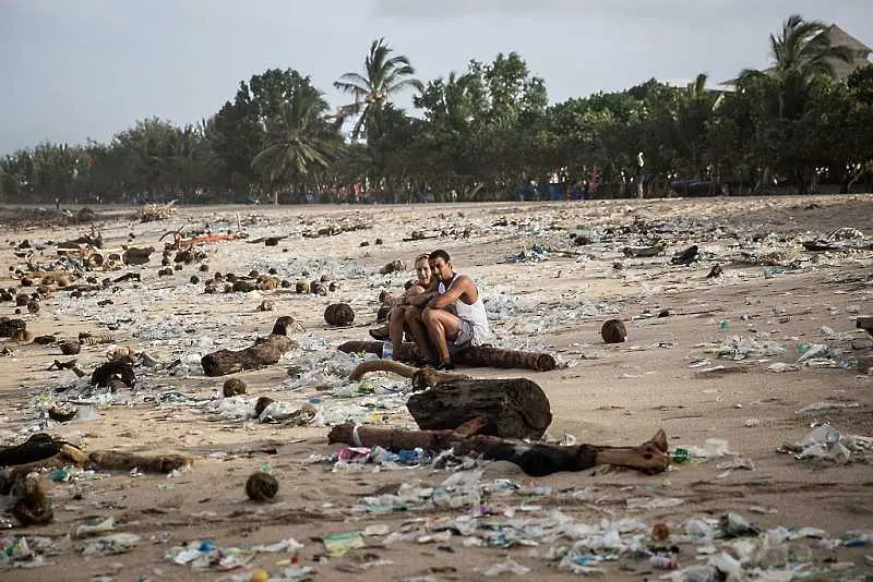 Планетата е задръстена от милиарди тонове пластмасови отпадъци