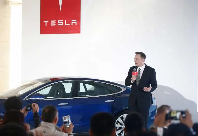 Започват продажбите на Model 3 на Tesla
