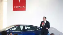 Дългоочакваният Model 3 на Tesla слиза от конвейера