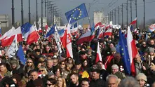 Полша: Масови протести срещу политическата намеса в съдебната власт