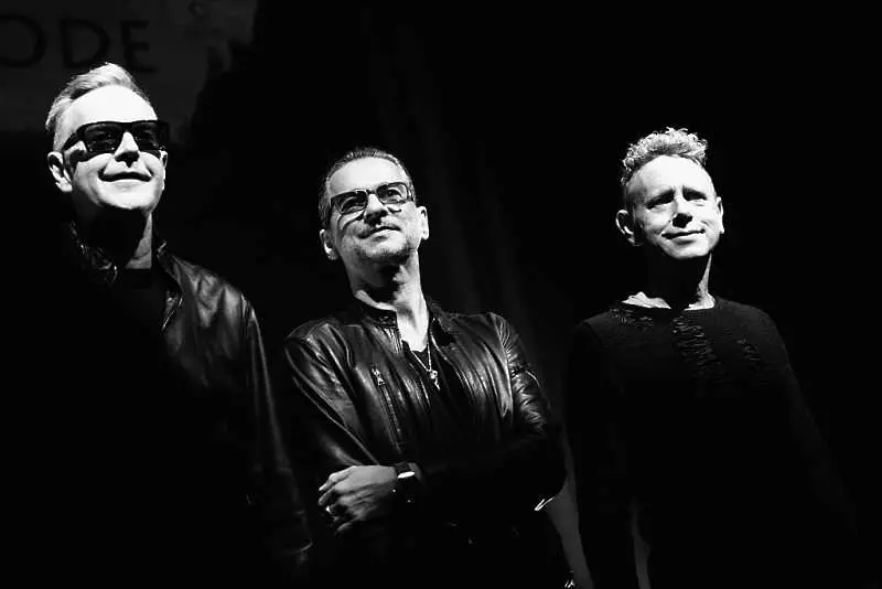 Depeche Mode с 360-градусово видео към новия си сингъл 