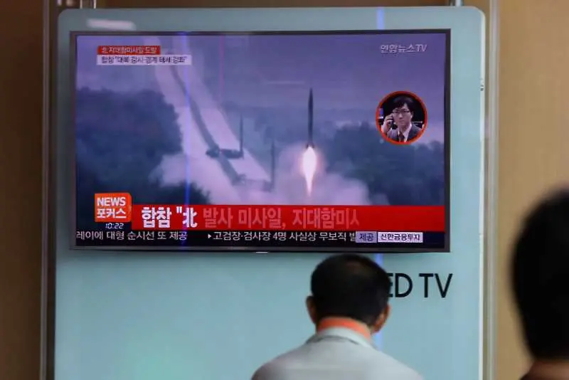 Балистична ракета на Северна Корея падна в японски води