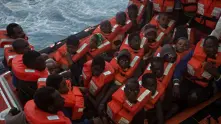 Италия иска и други пристанища да приемат мигранти