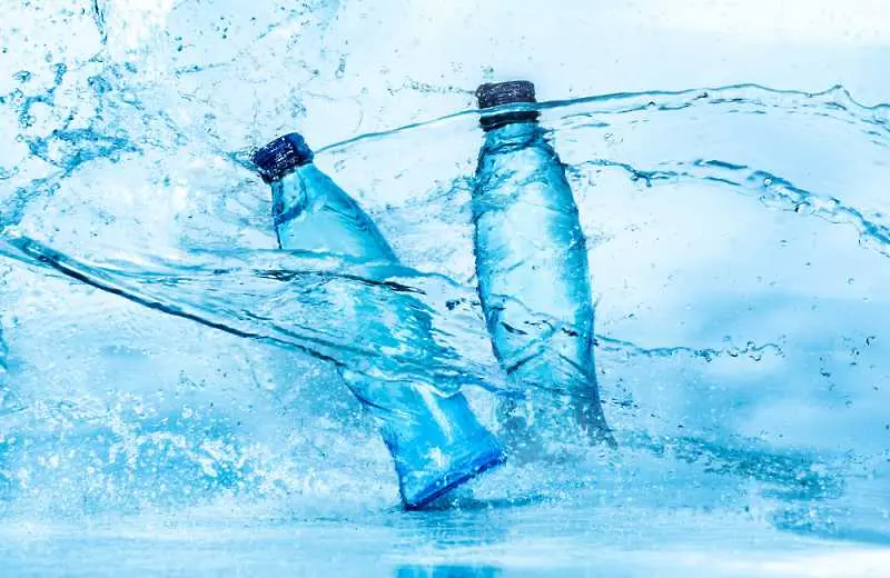 Учени: Не пийте вода от една и съща бутилка!