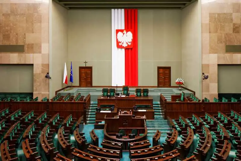 Спорният законопроект за реформа на Върховния съд в Полша мина и през Сената