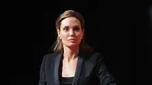 Анджелина Джоли: Важно е да плачеш под душа, но не и пред децата