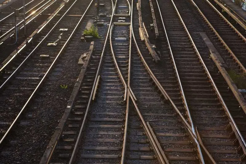 Мъж загина при злополука на жп линията София-Пловдив, друг е ранен