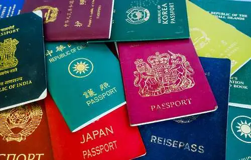 Българите ще вадят по-евтино и лесно временен паспорт в чужбина