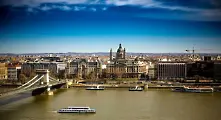 Унгария изтегля посланика си в Холандия