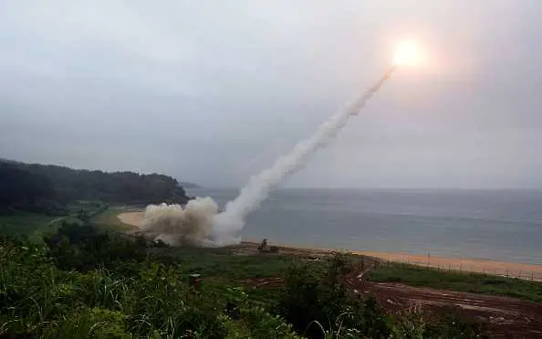 Северна Корея пак изстреля ракети