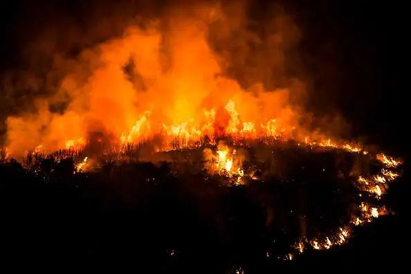 Затвориха временно пътя за ГКПП- Кулата заради пожар