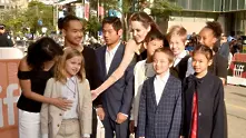 Анджелина Джоли с децата на кинофестивала в Торонто (снимки) 