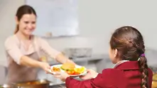 Изцяло нови правила за храненето в училищата и детските градини
