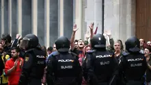 Над 330 ранени при сблъсъци в Каталуния (видео)