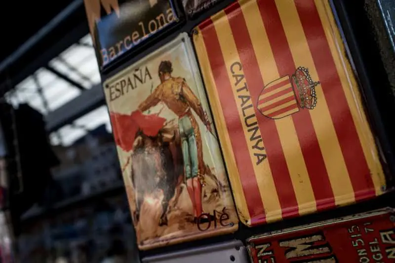 Хиляди испанци поискаха край на каталунската криза чрез диалог