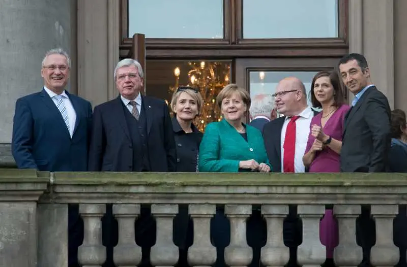 Приключи първият кръг от проучвателните разговори за сключване на тристранна коалиция в Германия