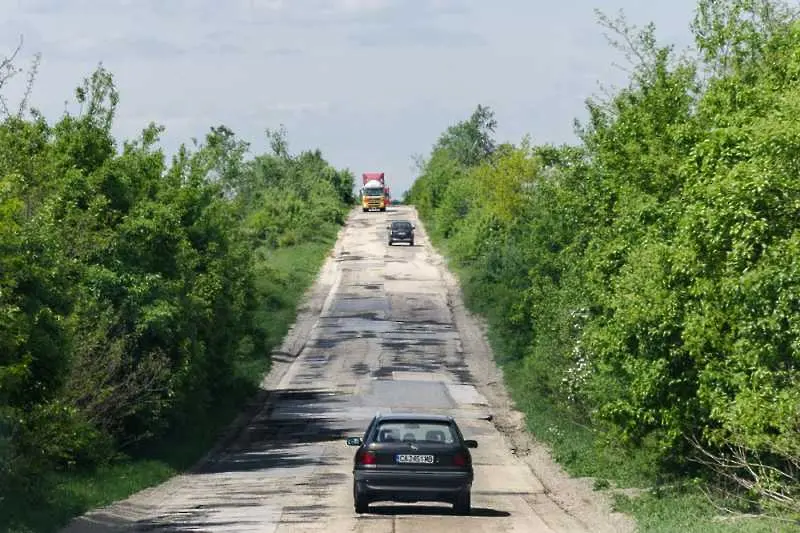 Инженери разработват начини за самолечение на дупките  по пътищата