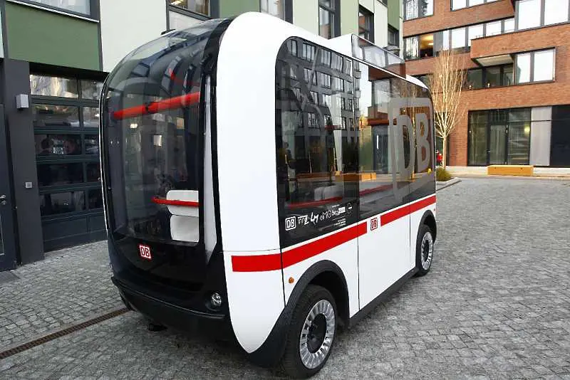 Автономни автобуси тръгват по улиците на Сингапур 
