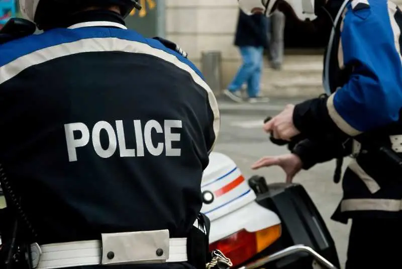 Френски полицай застреля трима, след което се самоуби