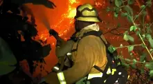 Огнен ад във Вентура, Калифорния. Над 27 000 души са евакуирани