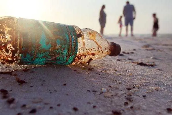 ООН прие резолюция срещу изхвърлянето на пластмаса в океана
