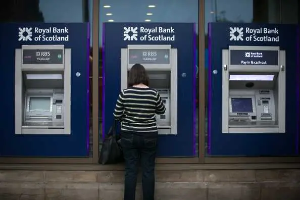 Royal Bank of Scotland съкращава 680 работни места във Великобритания  